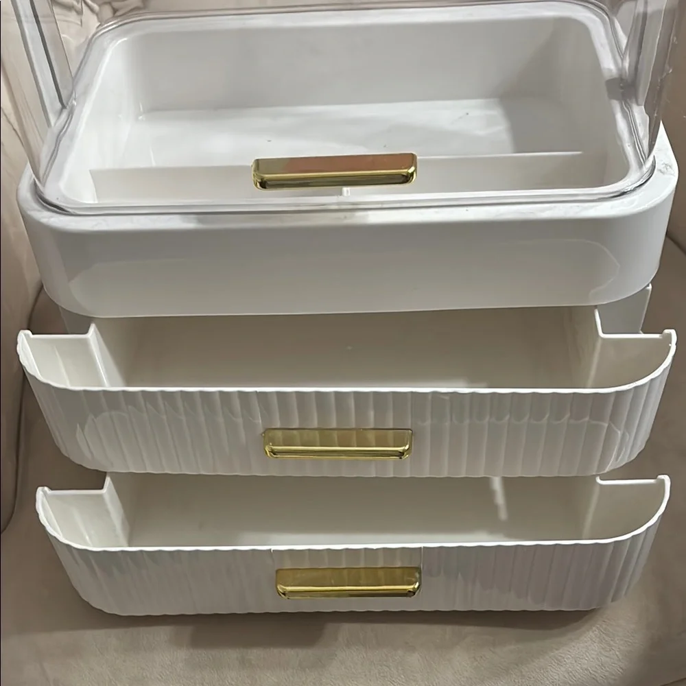 Amazon White and Gold Makeup Organizer with Elegant Design